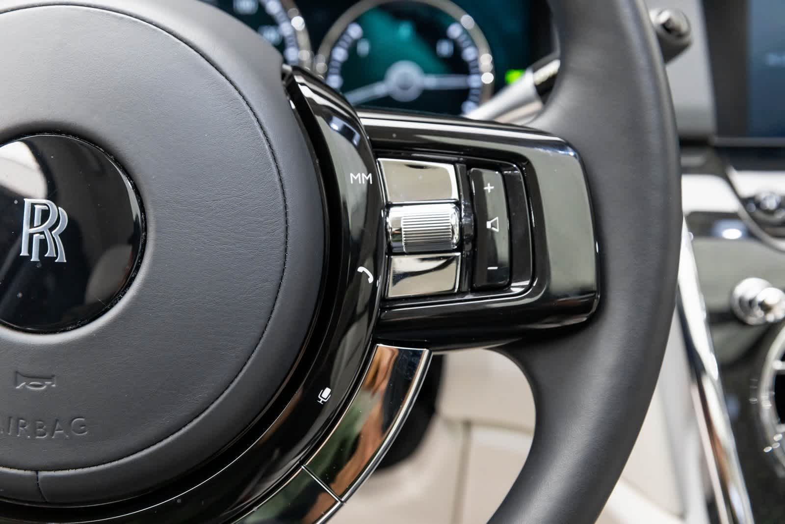 Thumbnail: 2022 Rolls-Royce Cullinan - 21