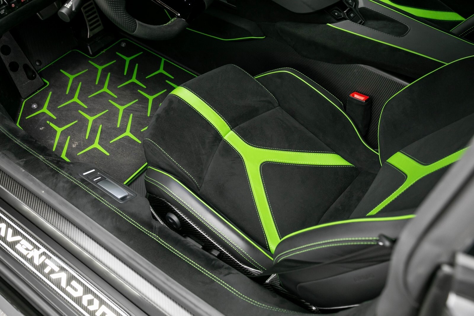 2021 Lamborghini Aventador SVJ 20