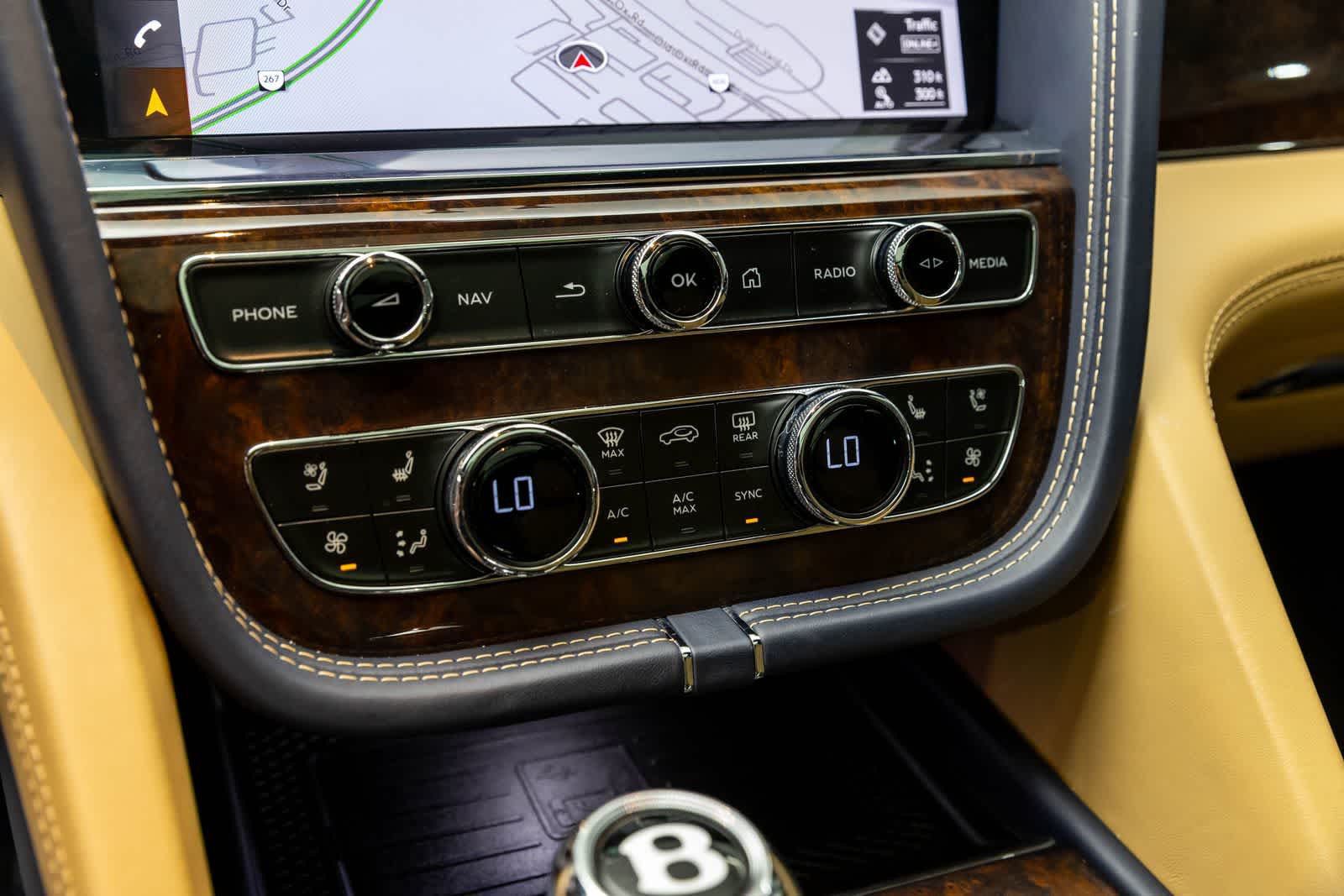 Thumbnail: 2021 Bentley Bentayga - 39