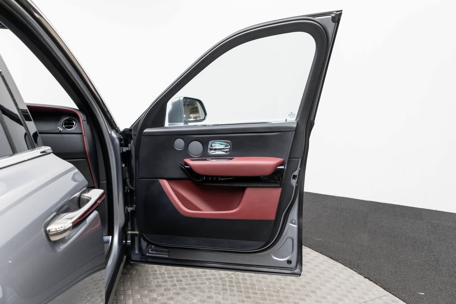 Thumbnail: 2022 Rolls-Royce Cullinan - 35