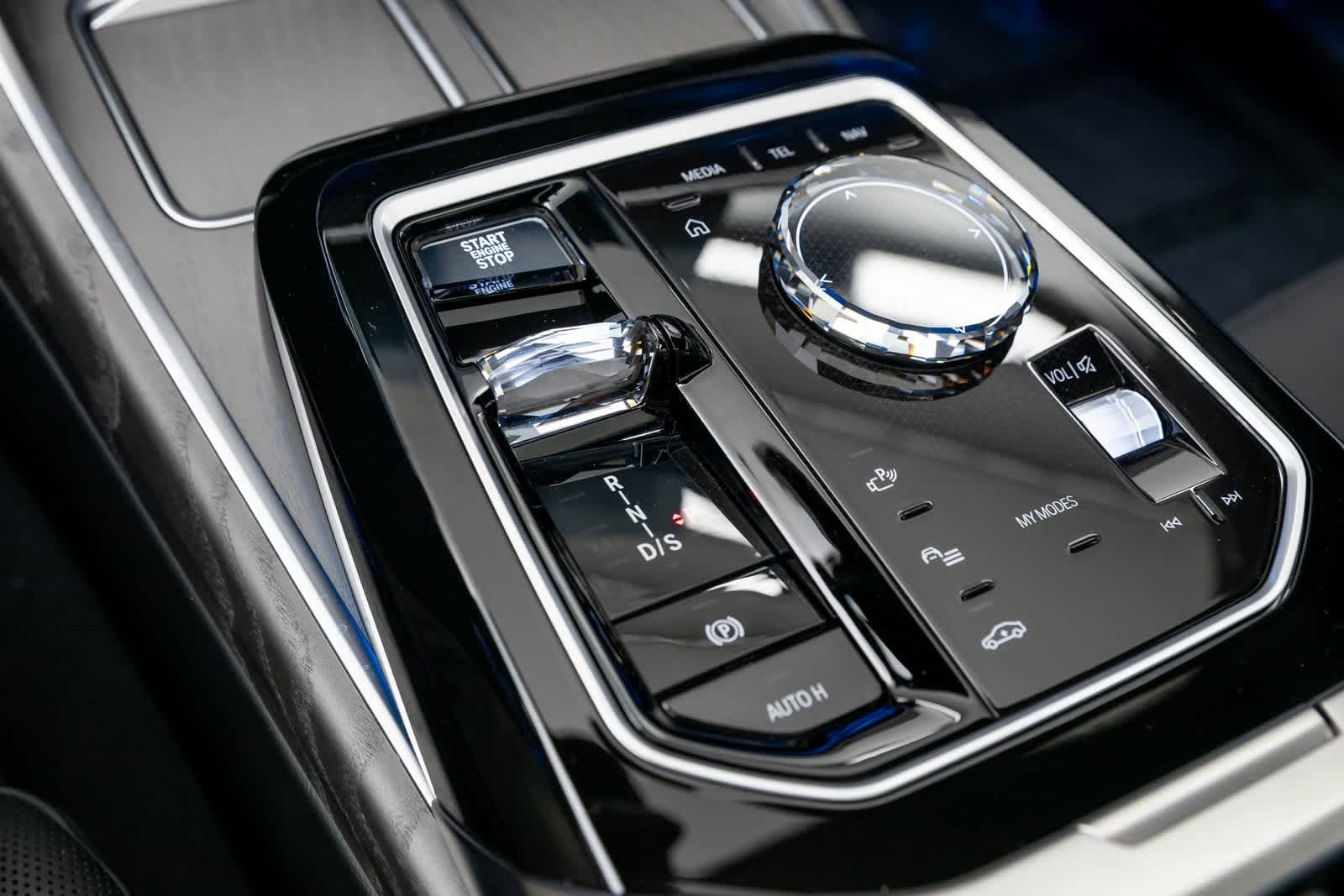 Thumbnail: 2024 BMW 7 Series - 39