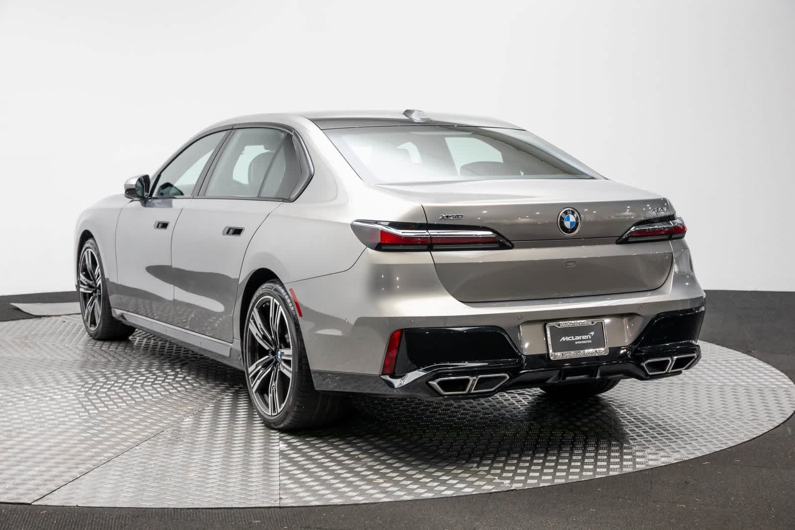 Thumbnail: 2024 BMW 7 Series - 4