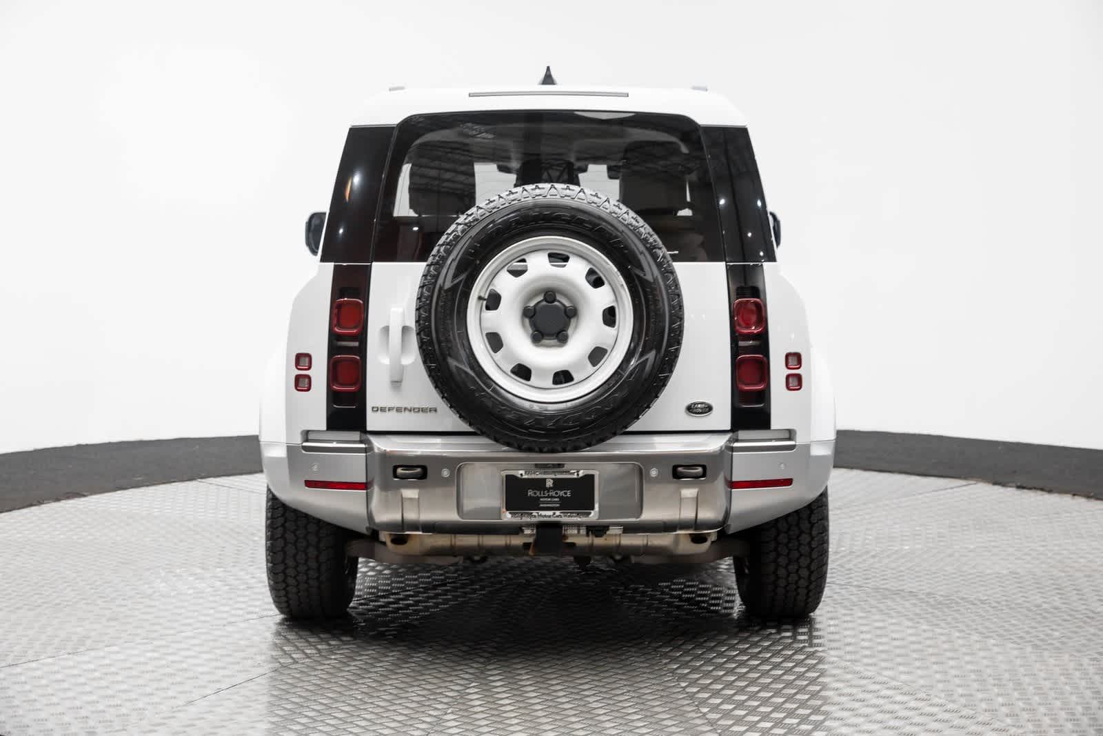 Thumbnail: 2023 Land Rover Defender - 5
