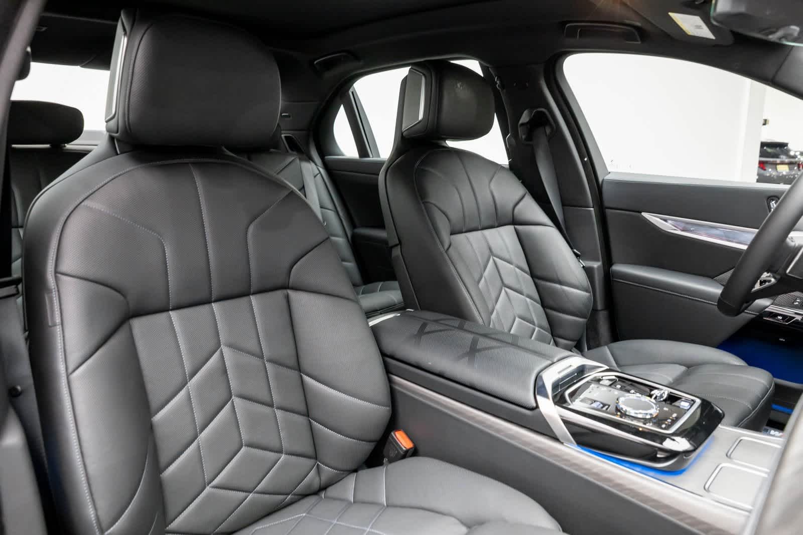 Thumbnail: 2024 BMW 7 Series - 17