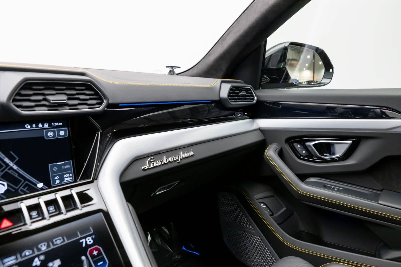 Thumbnail: 2022 Lamborghini Urus - 39