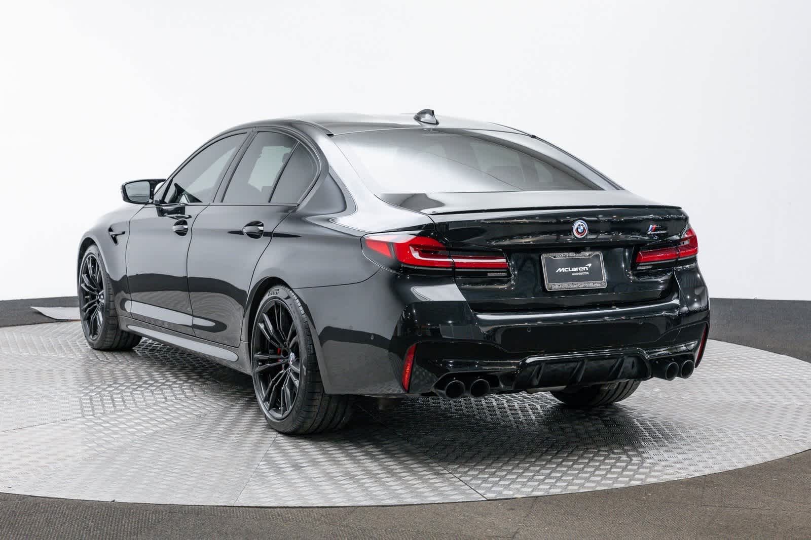 Thumbnail: 2023 BMW M5 - 4