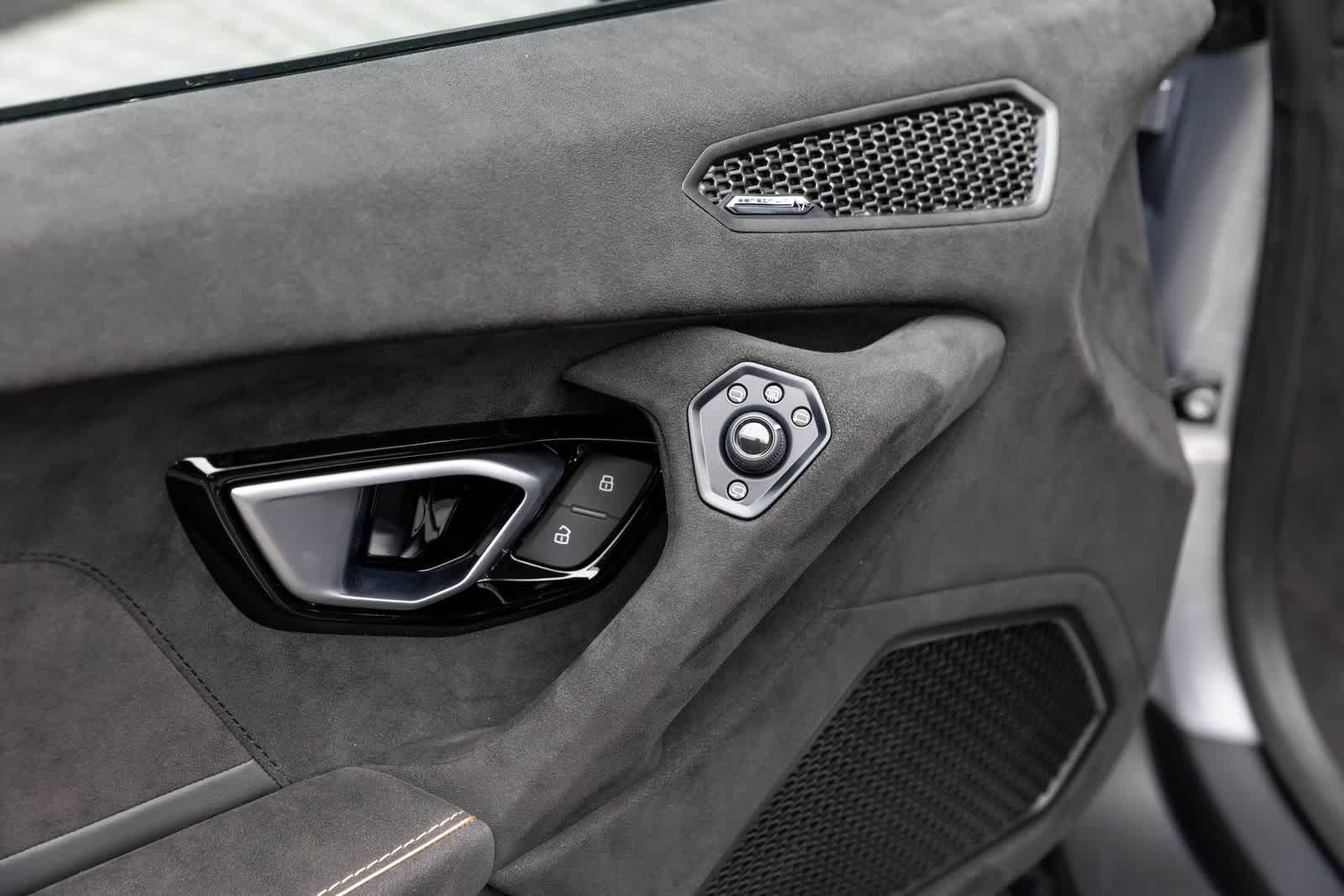 Thumbnail: 2024 Lamborghini Huracan - 24