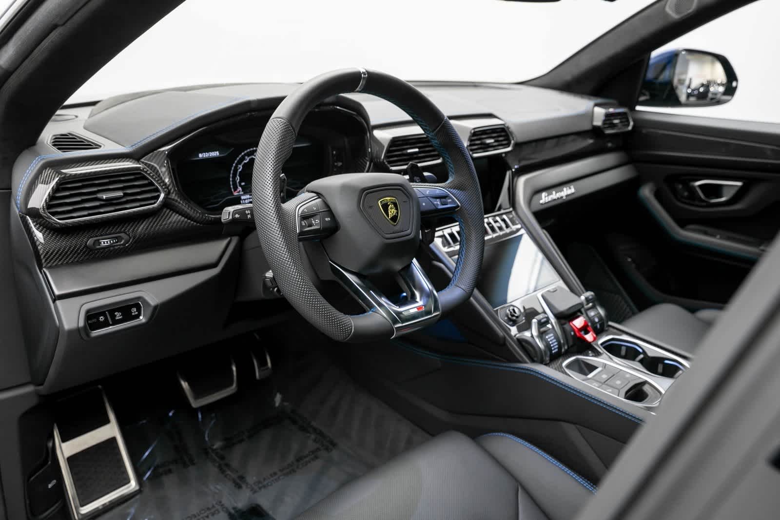 Thumbnail: 2022 Lamborghini Urus - 2