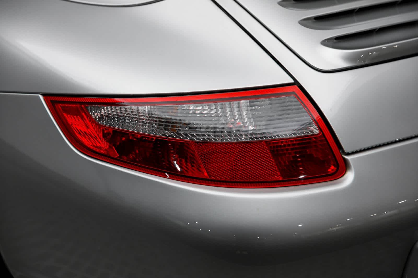 Thumbnail: 2007 Porsche 911 - 46