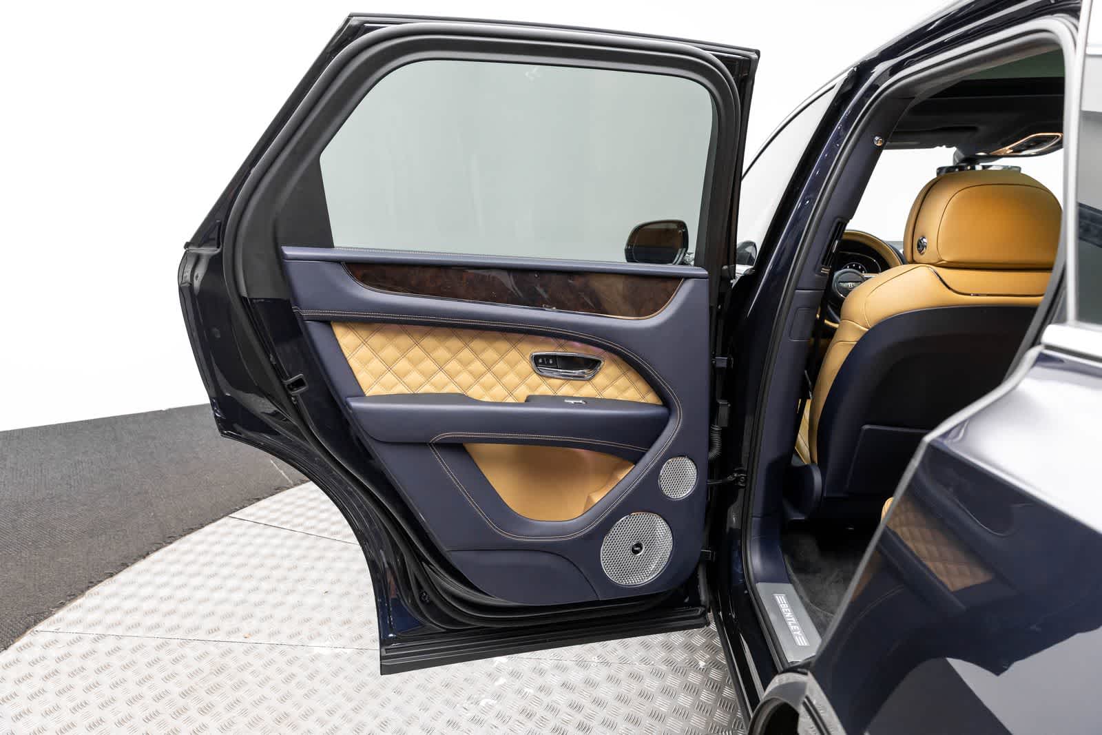 Thumbnail: 2021 Bentley Bentayga - 42