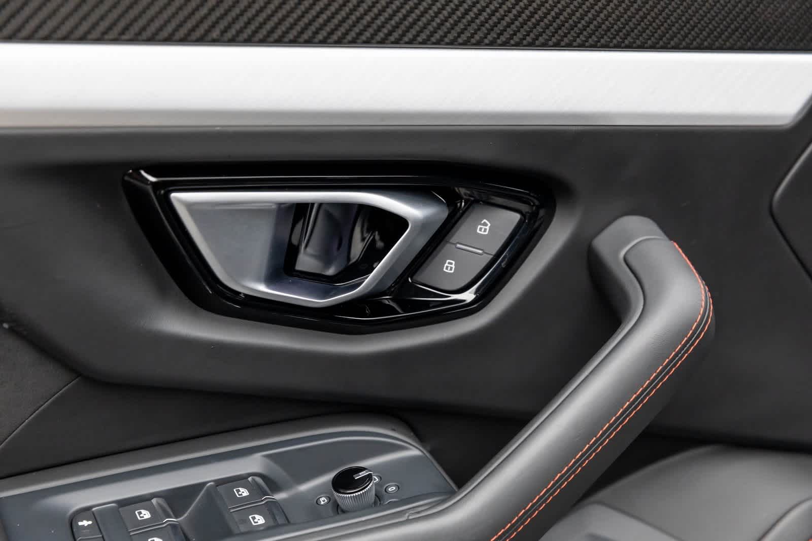 Thumbnail: 2020 Lamborghini Urus - 23
