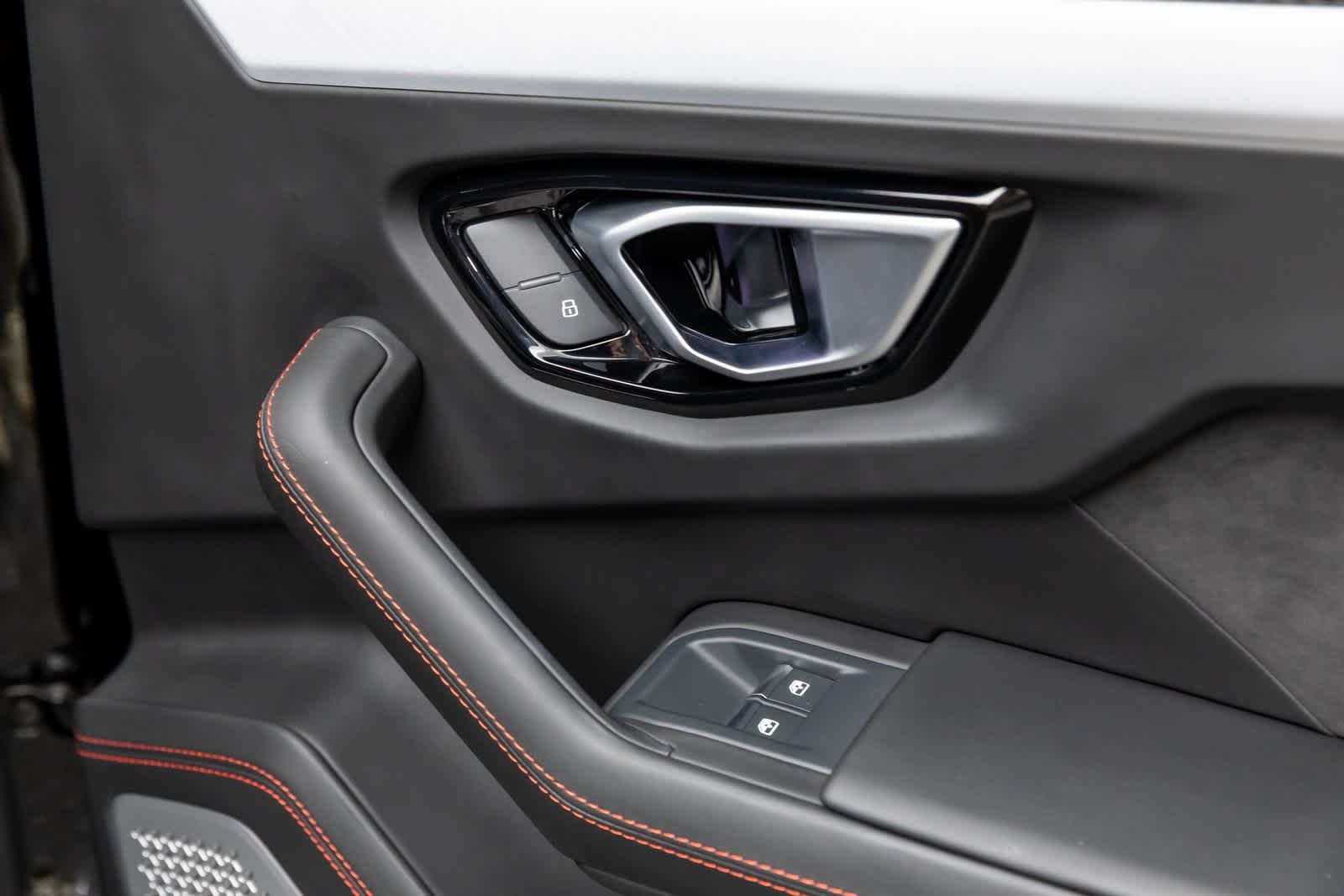 Thumbnail: 2020 Lamborghini Urus - 46