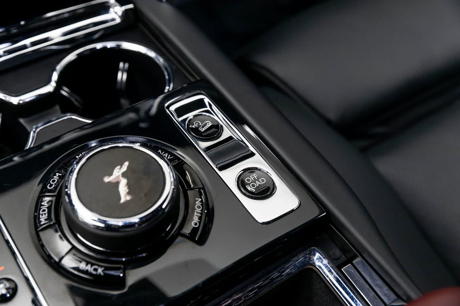 Thumbnail: 2022 Rolls-Royce Cullinan - 27