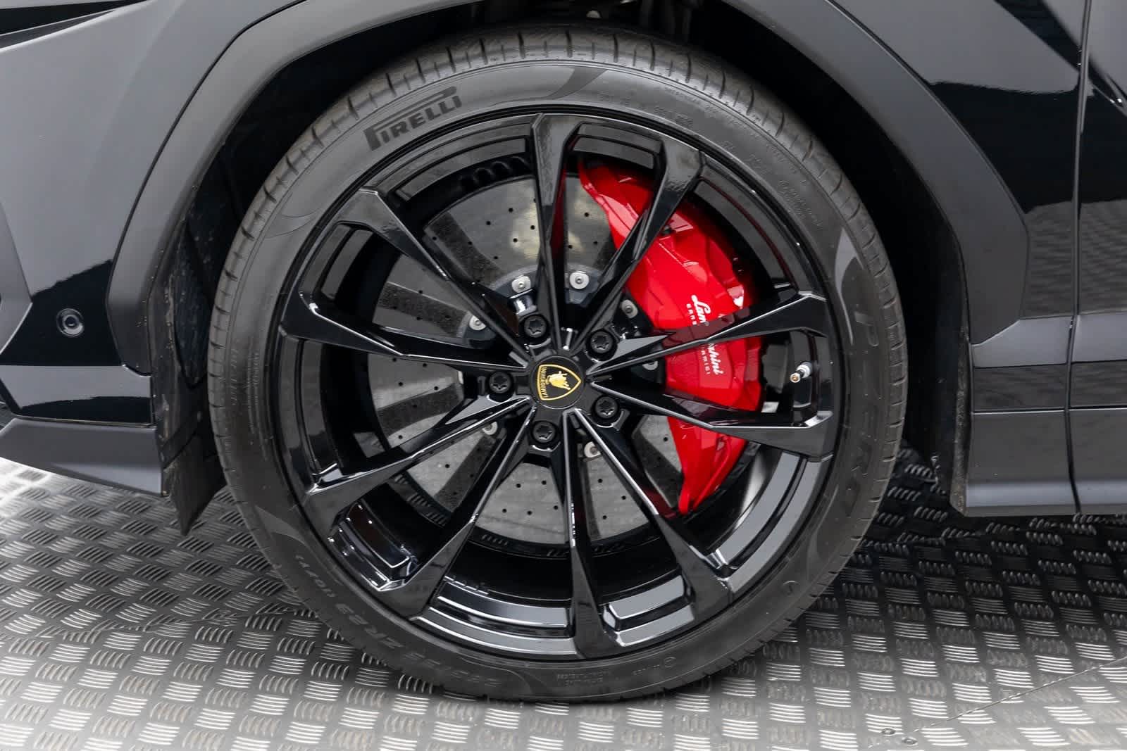 Thumbnail: 2020 Lamborghini Urus - 7