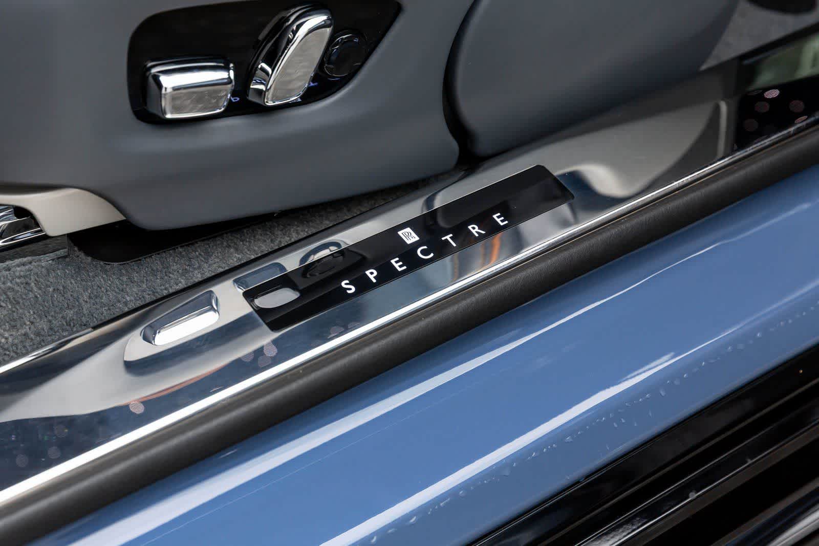 Thumbnail: 2024 Rolls-Royce Spectre - 24