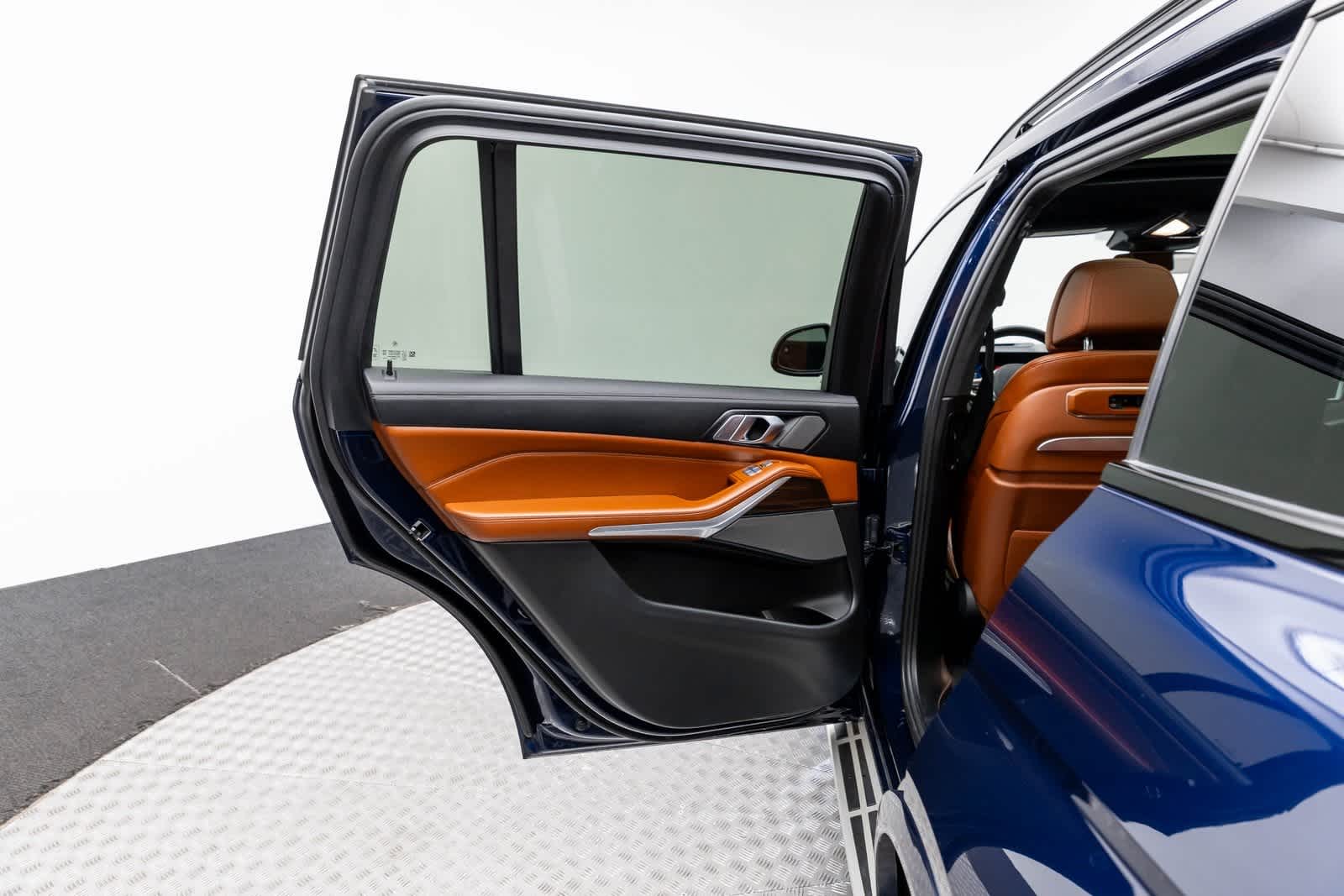 Thumbnail: 2023 BMW X7 - 45