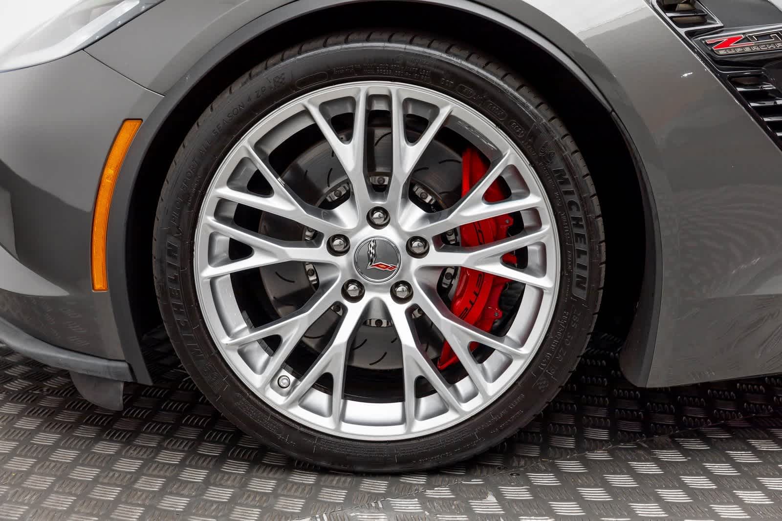 Thumbnail: 2015 Chevrolet Corvette - 8