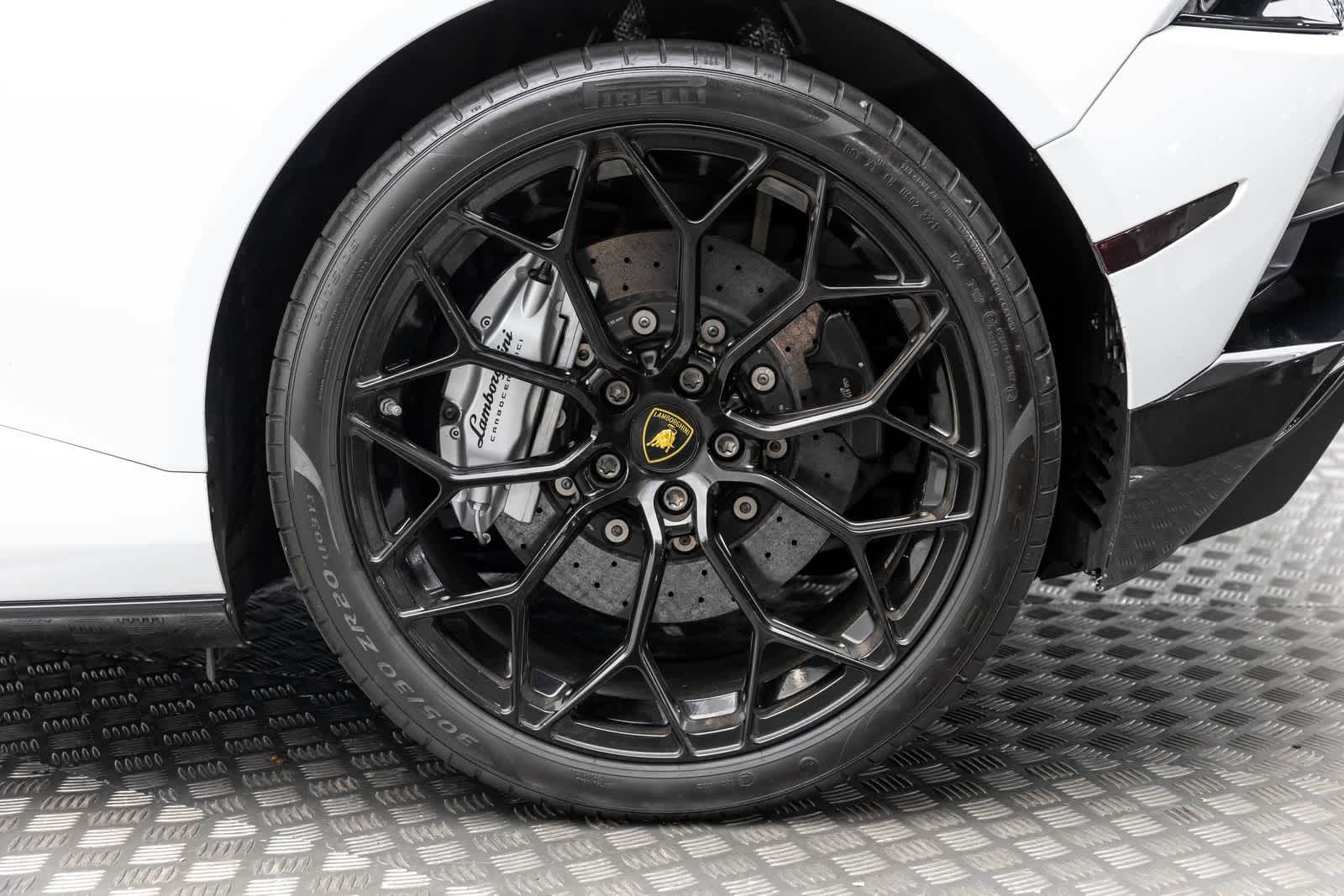 Thumbnail: 2020 Lamborghini Huracan - 42