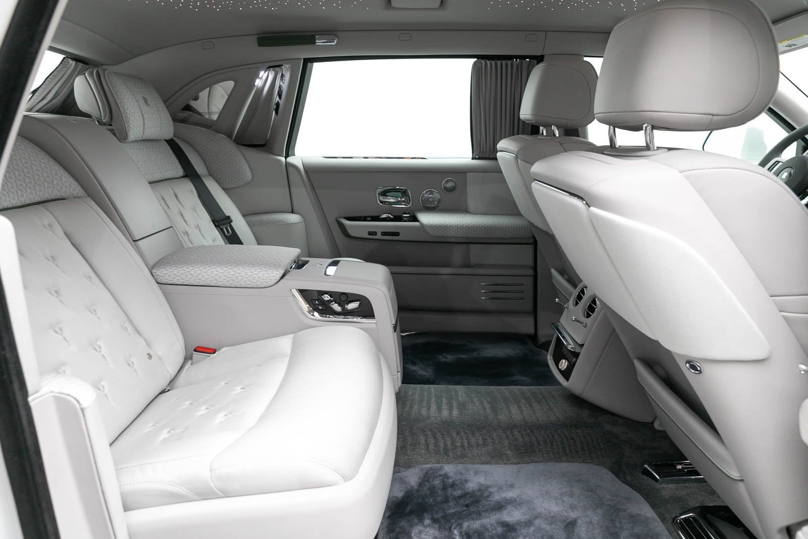 Thumbnail: 2024 Rolls-Royce Phantom - 41