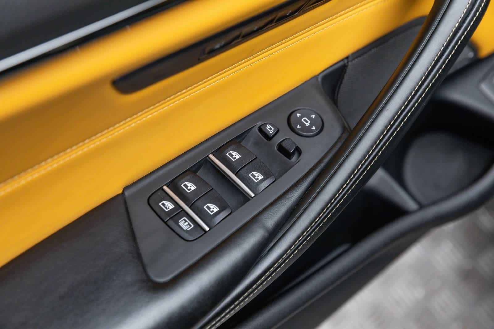 Thumbnail: 2023 BMW M5 - 26