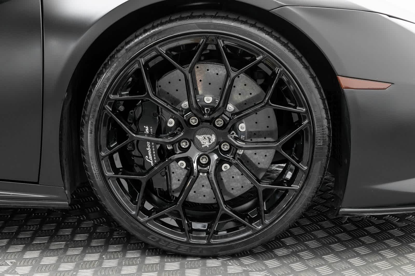 Thumbnail: 2022 Lamborghini Huracan - 45