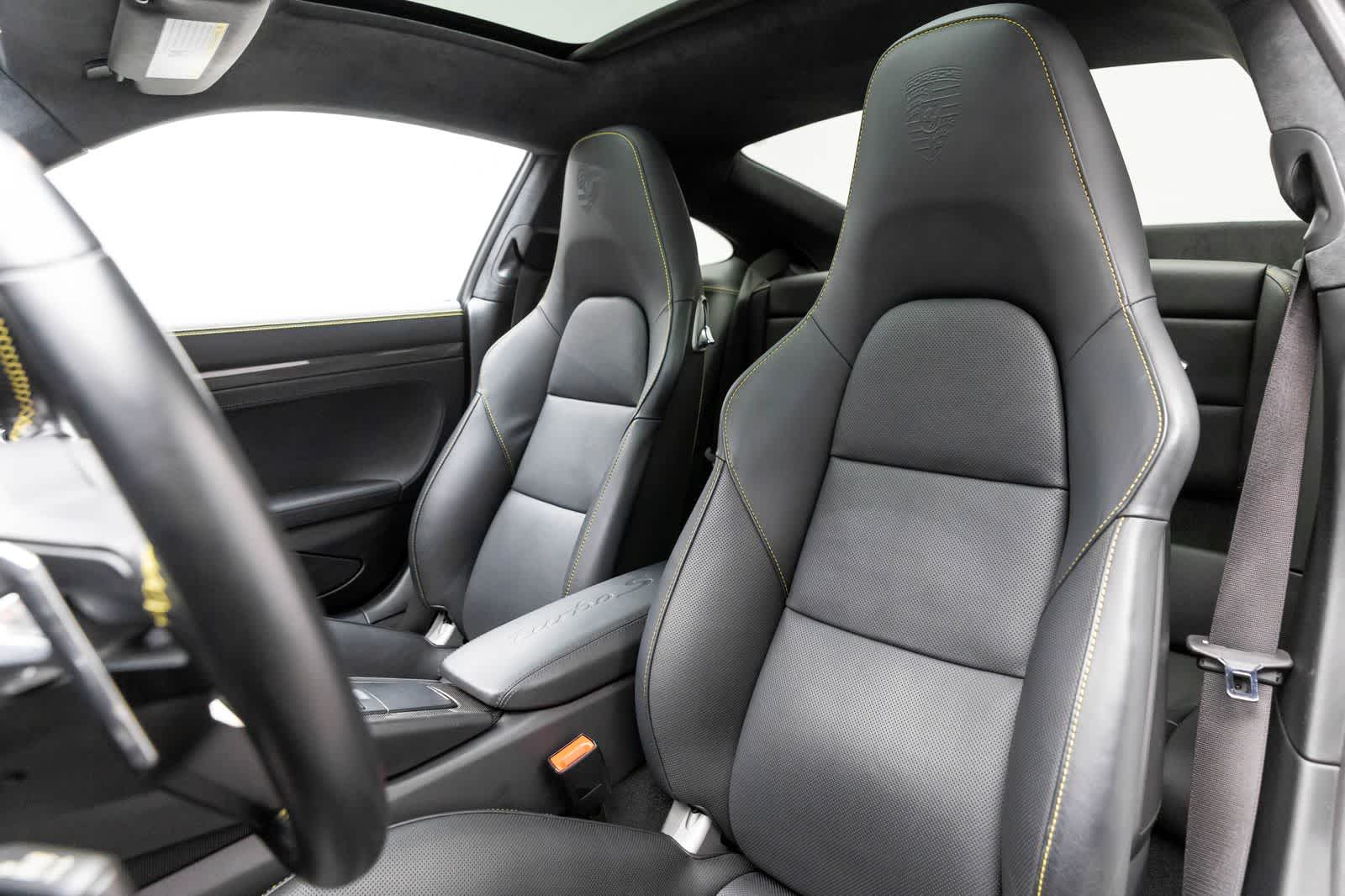 Thumbnail: 2019 Porsche 911 - 13