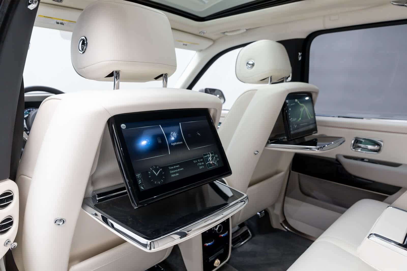 Thumbnail: 2022 Rolls-Royce Cullinan - 37