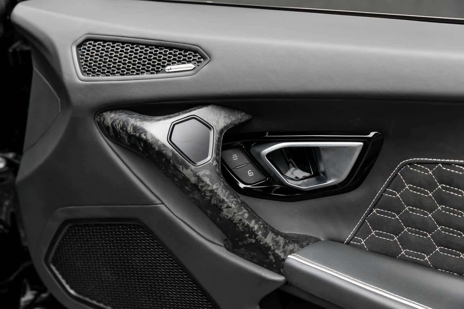 Thumbnail: 2022 Lamborghini Huracan - 39