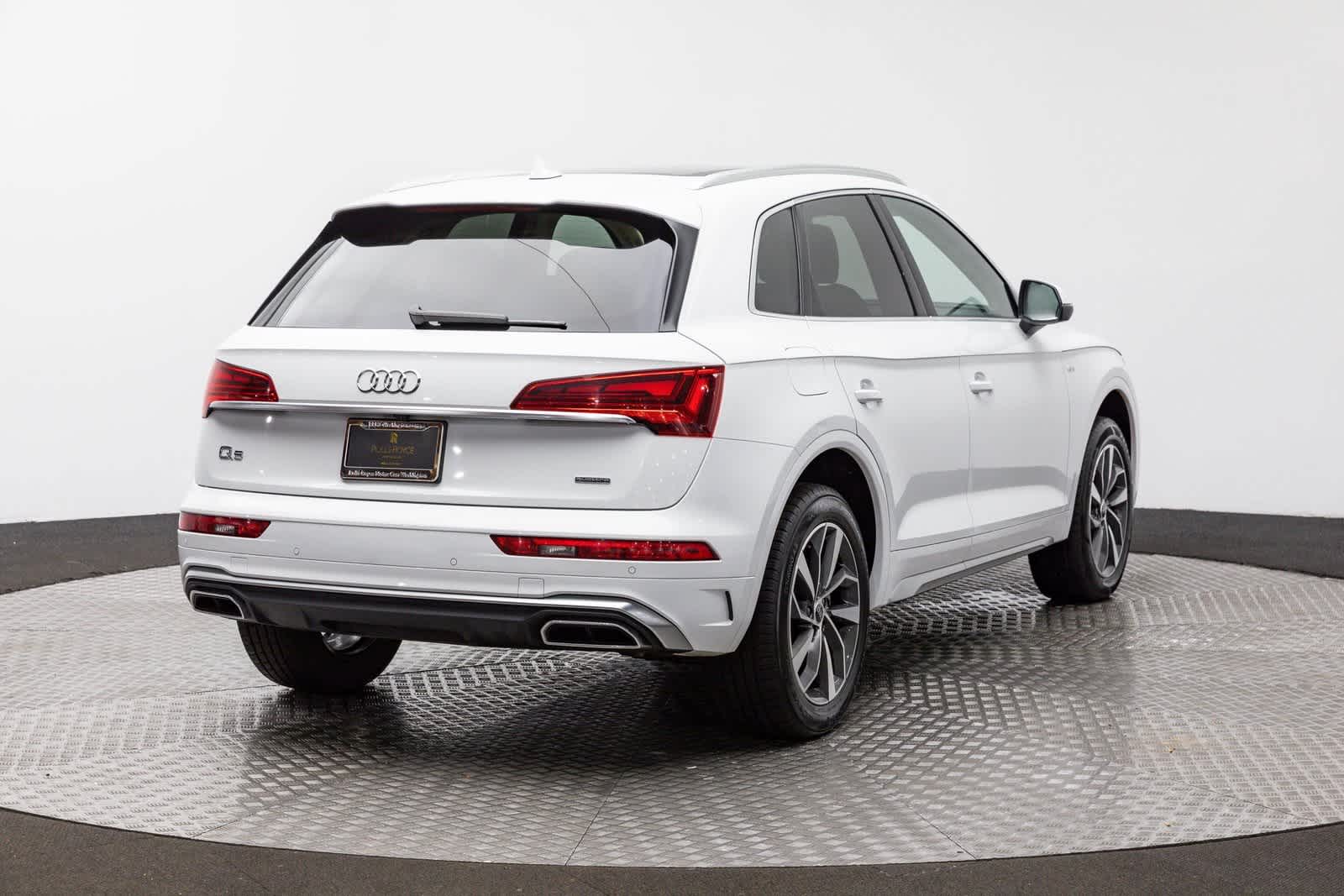 Thumbnail: 2024 Audi Q5 - 21