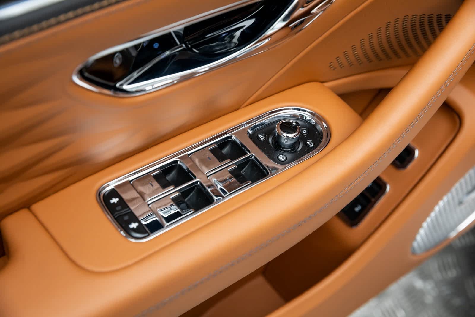 Thumbnail: 2023 Bentley Flying Spur - 28