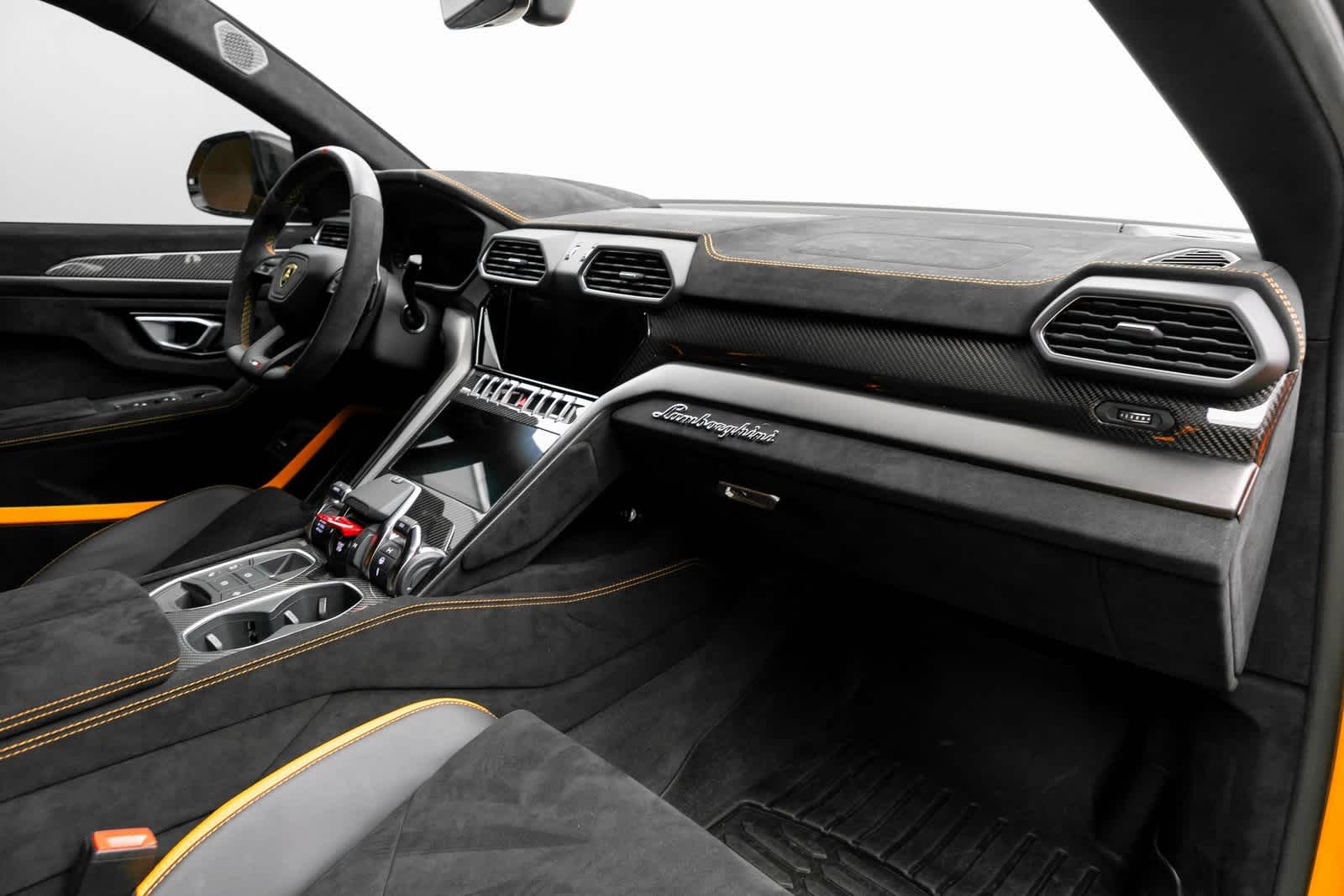 Thumbnail: 2024 Lamborghini Urus - 45