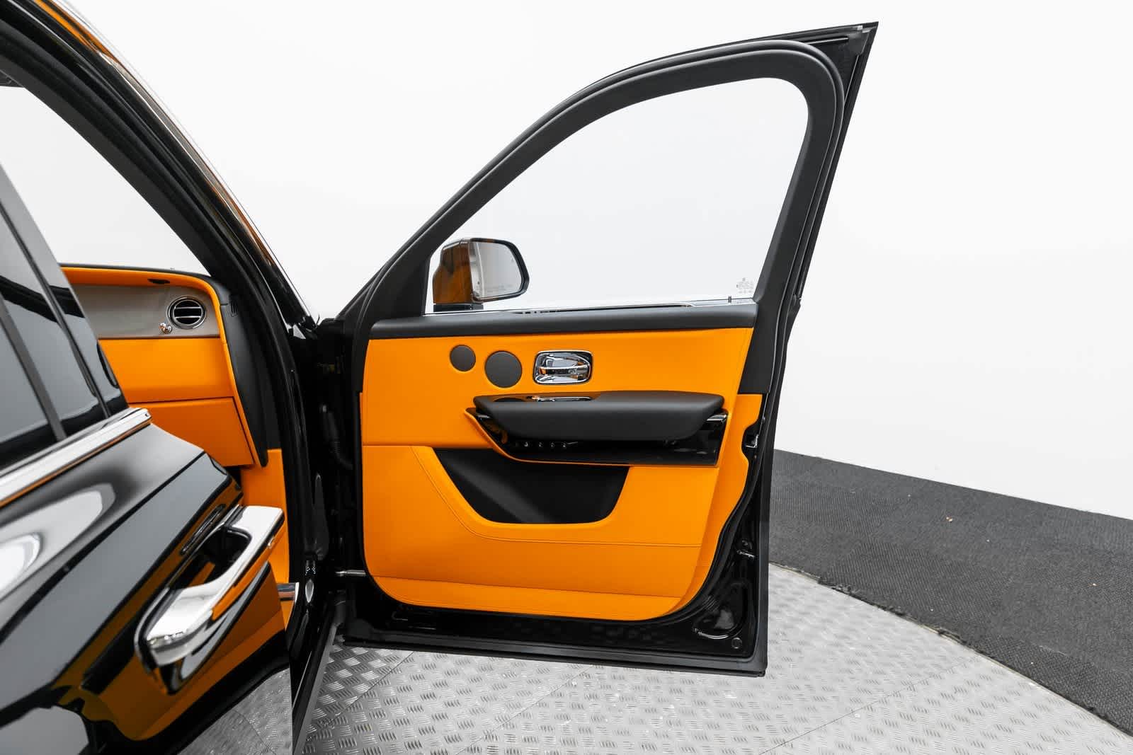 Thumbnail: 2024 Rolls-Royce Cullinan - 36