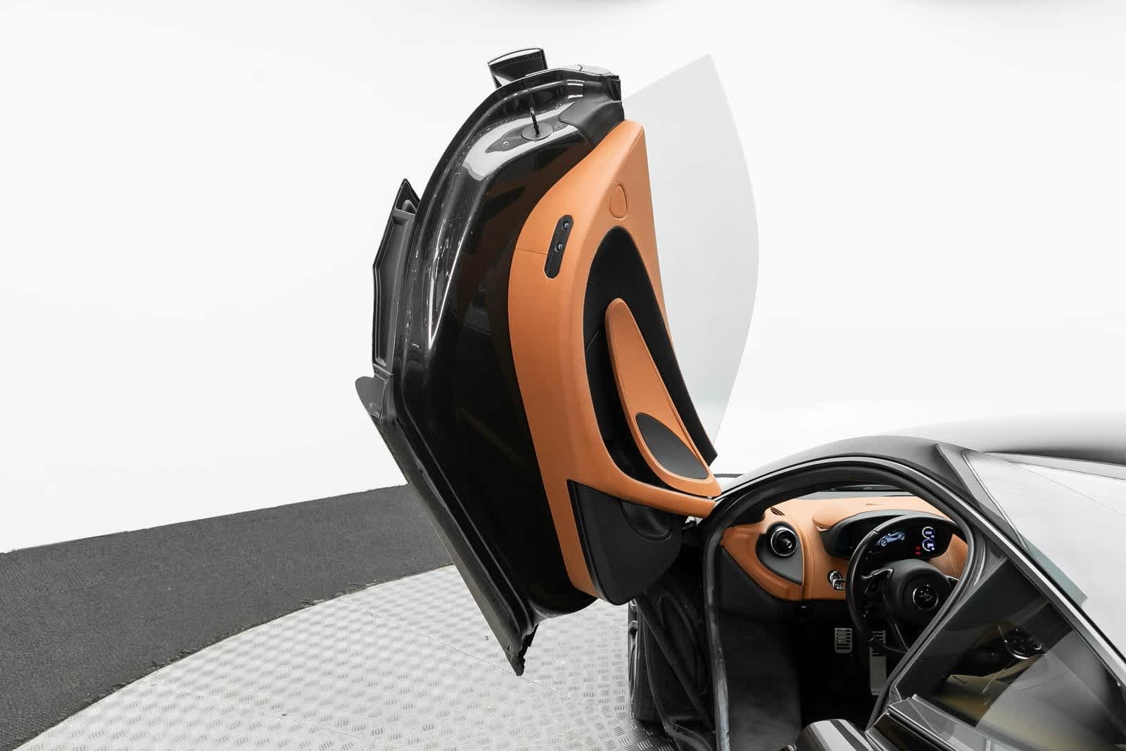 Thumbnail: 2017 Mclaren  - 20