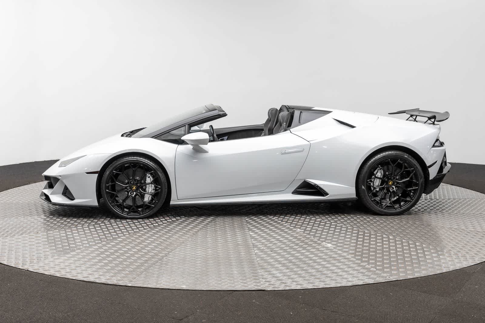 Thumbnail: 2020 Lamborghini Huracan - 3