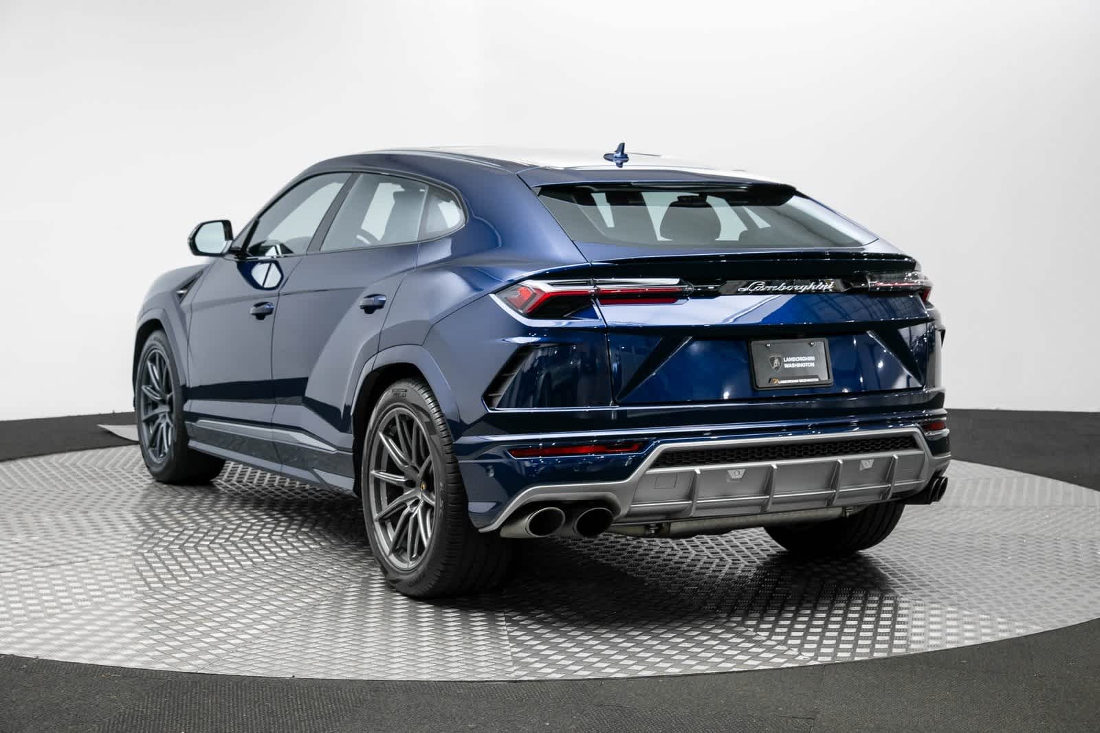 Thumbnail: 2022 Lamborghini Urus - 4