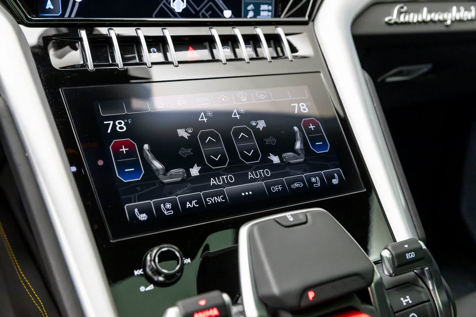 Thumbnail: 2022 Lamborghini Urus - 35