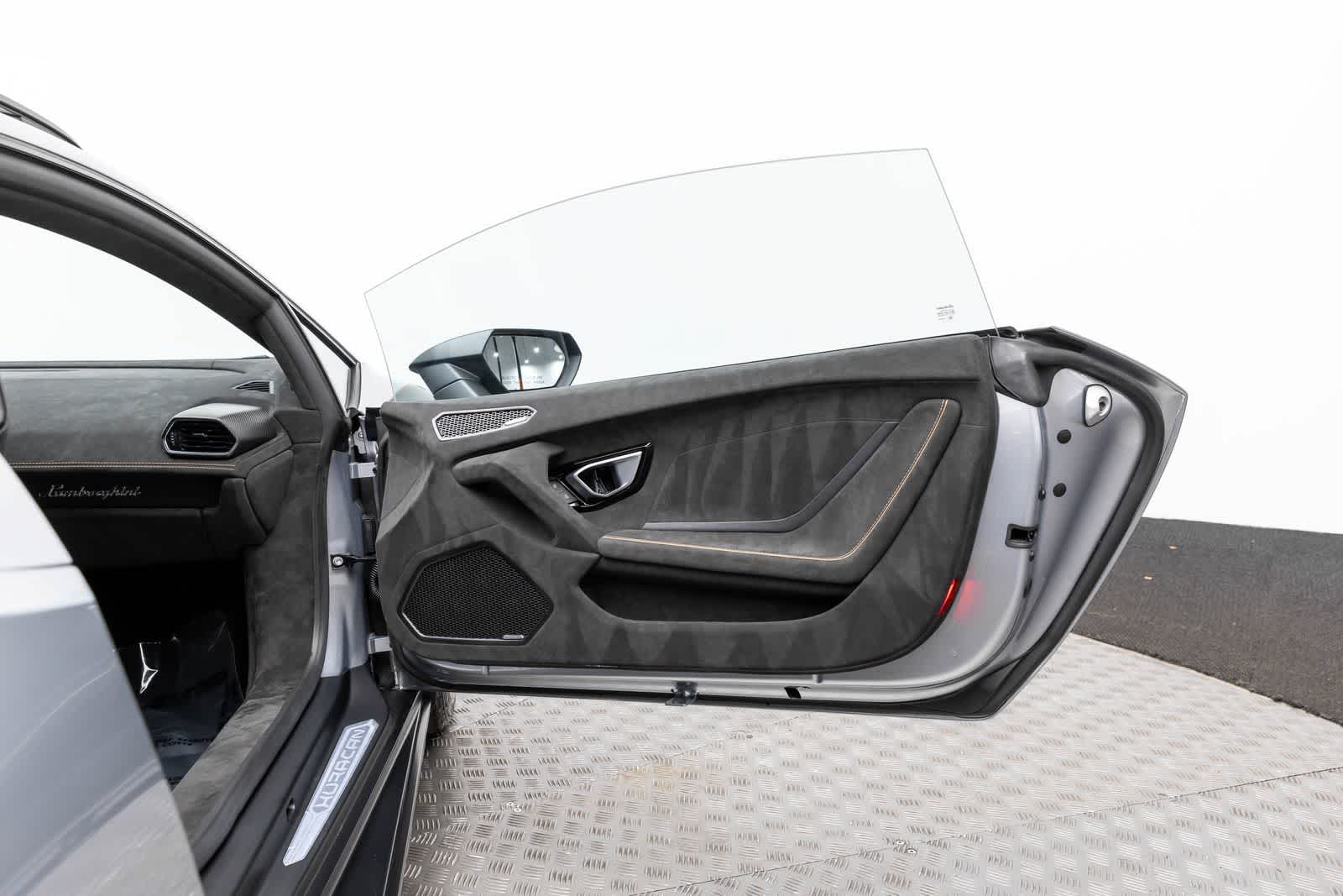 Thumbnail: 2024 Lamborghini Huracan - 37