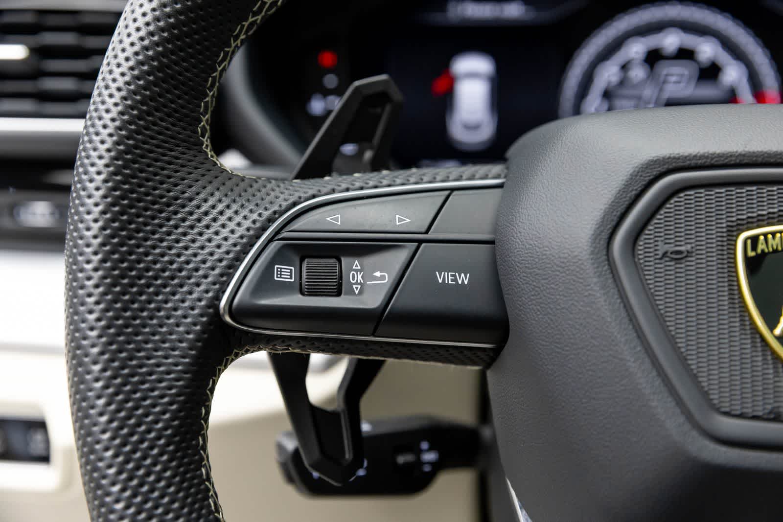 Thumbnail: 2019 Lamborghini Urus - 35