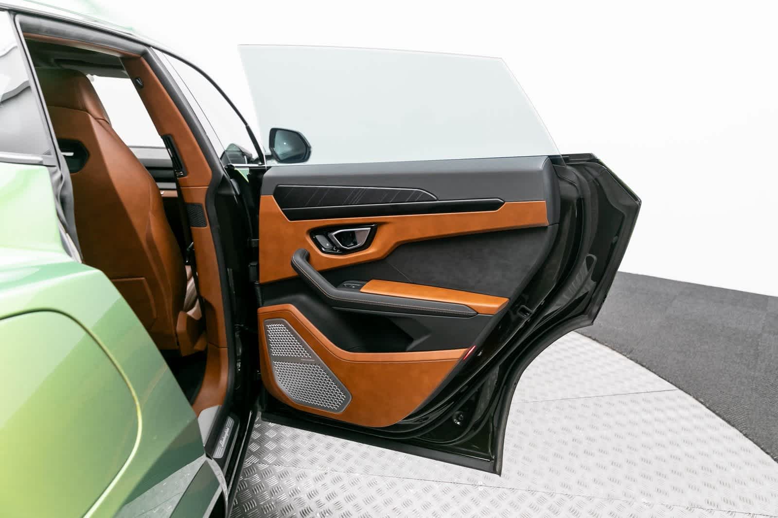 Thumbnail: 2022 Lamborghini Urus - 48