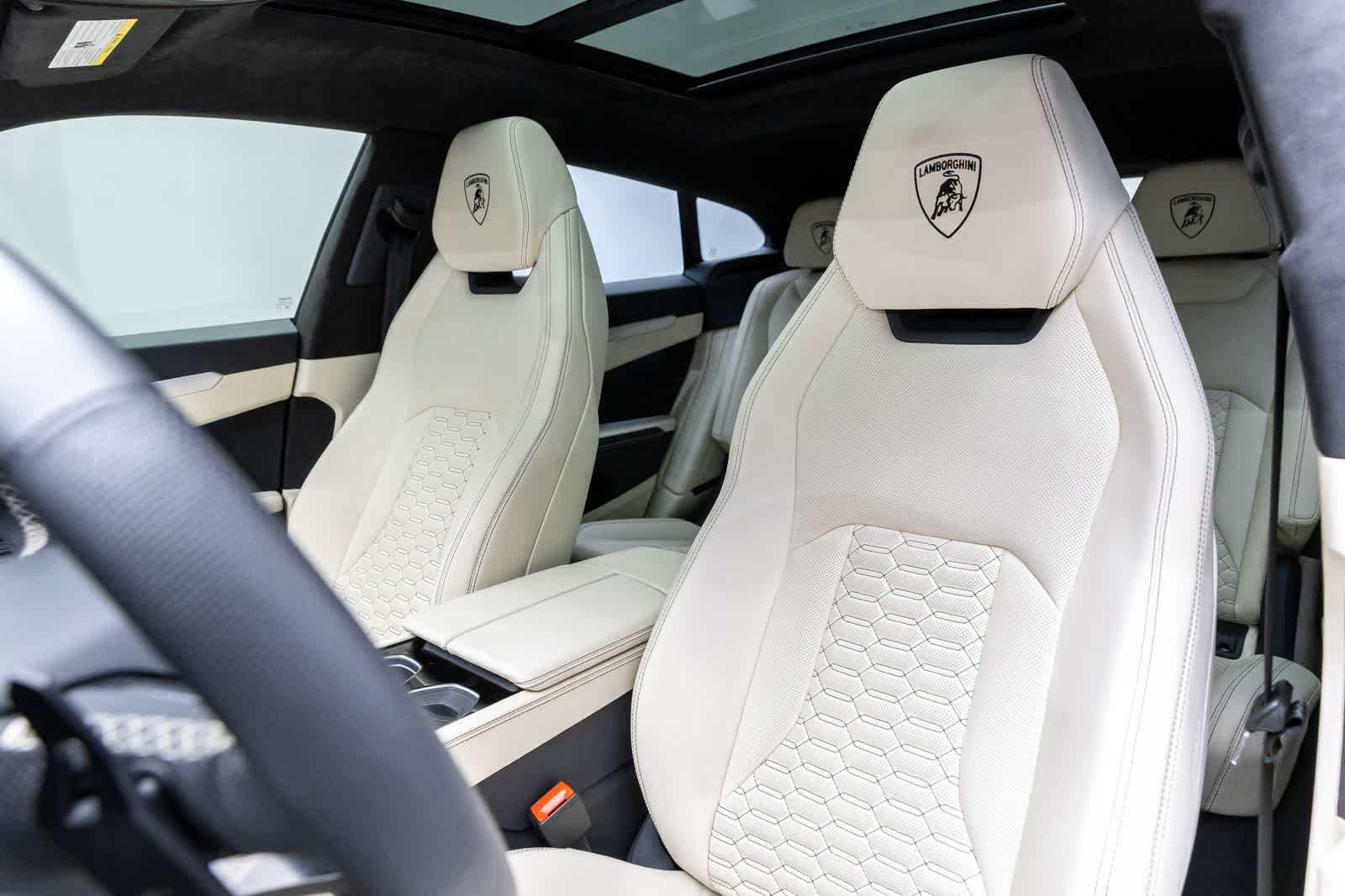 Thumbnail: 2019 Lamborghini Urus - 11