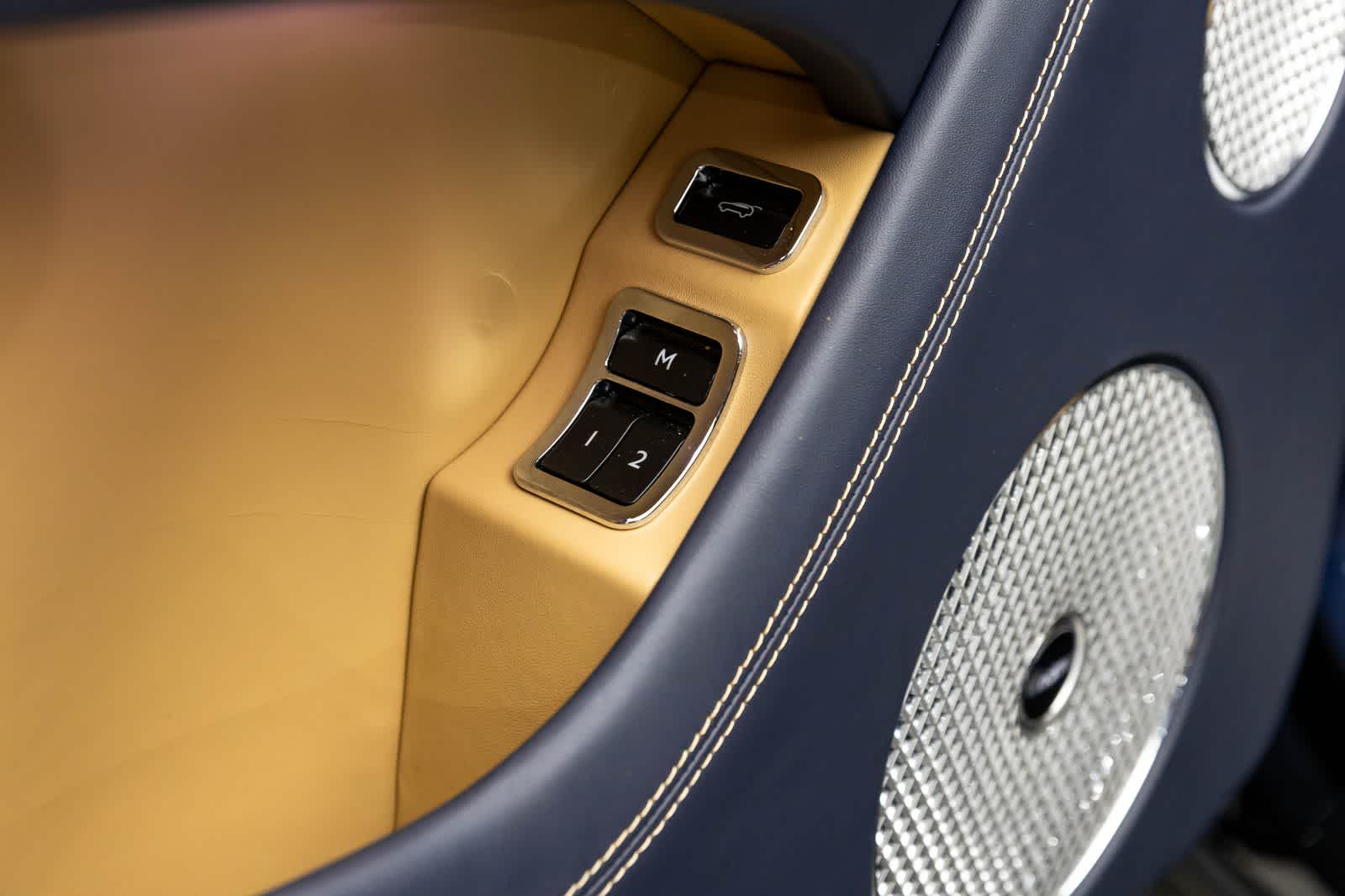 Thumbnail: 2021 Bentley Bentayga - 29