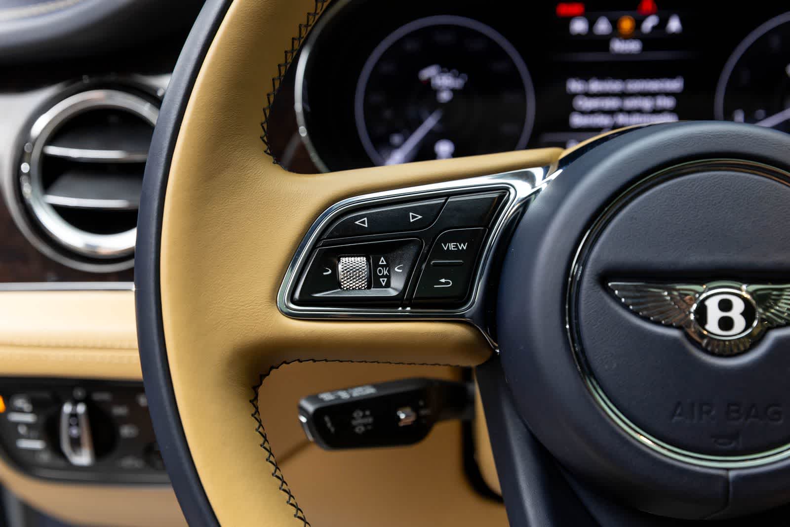 Thumbnail: 2021 Bentley Bentayga - 36