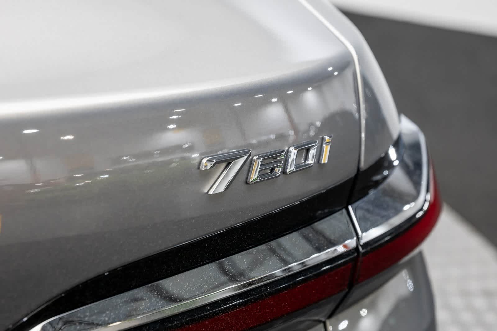 Thumbnail: 2024 BMW 7 Series - 7