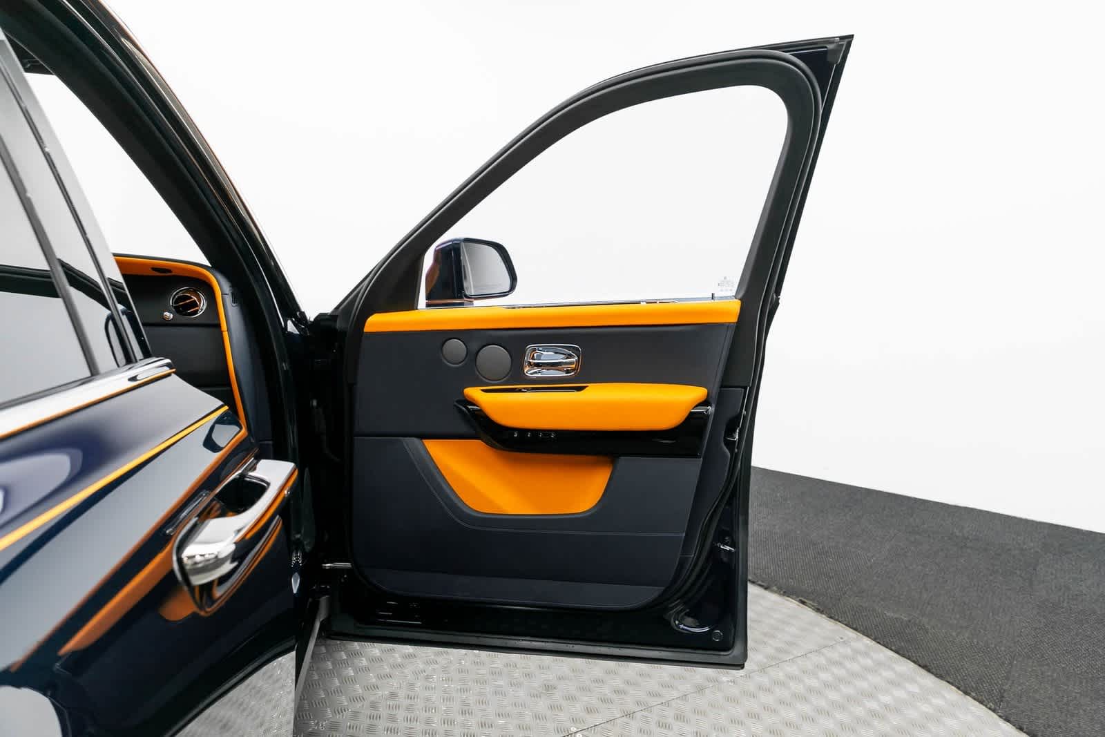 Thumbnail: 2024 Rolls-Royce Cullinan - 38