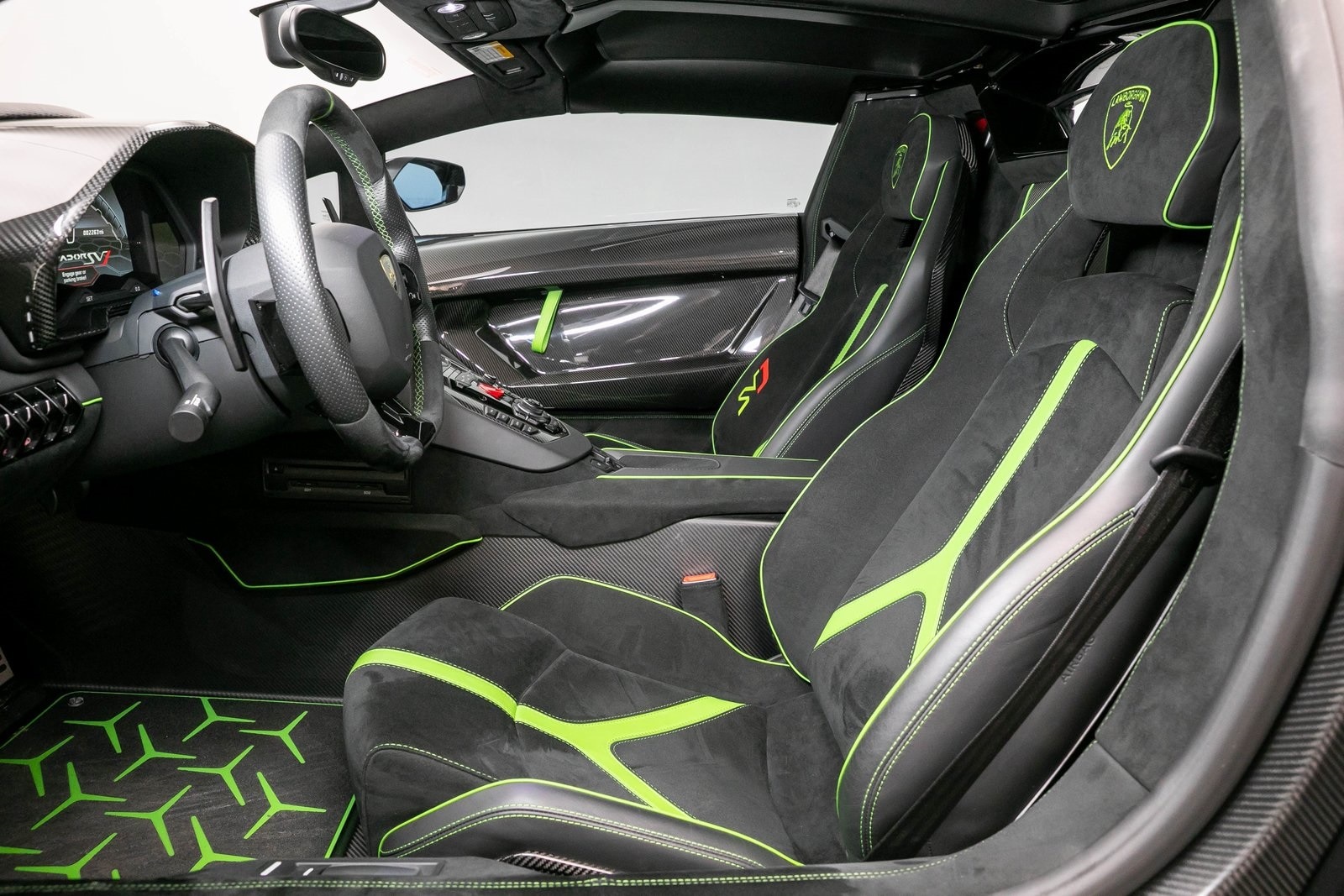2021 Lamborghini Aventador SVJ 9