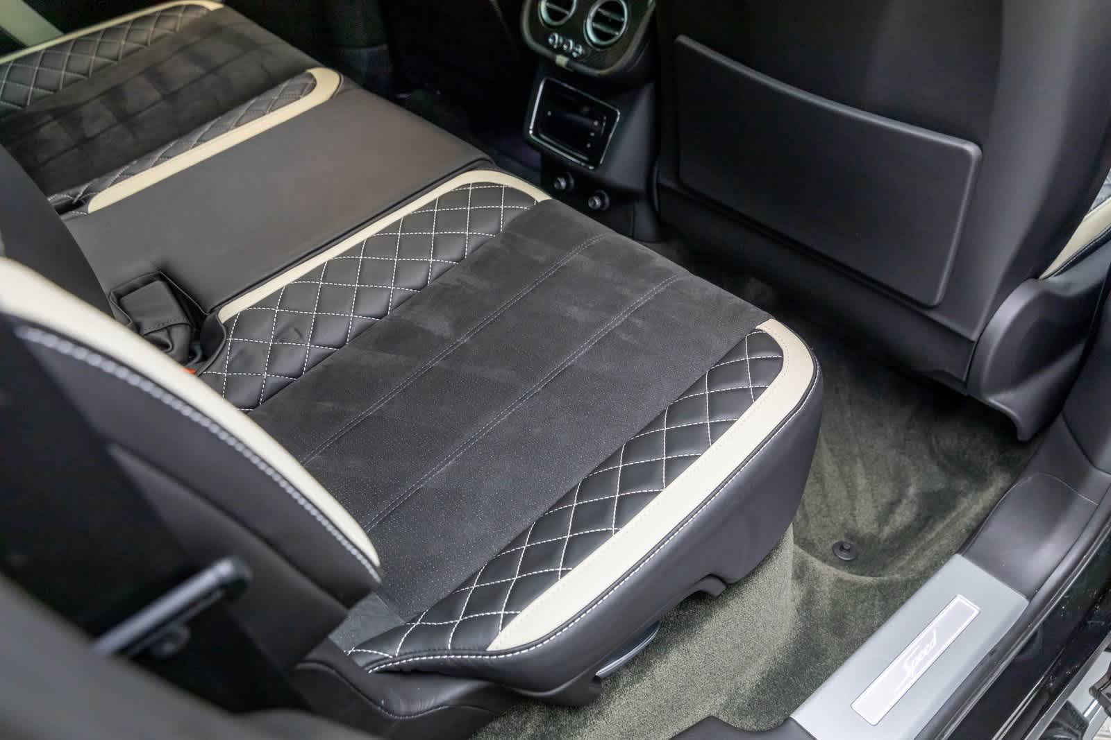 Thumbnail: 2020 Bentley Bentayga - 47