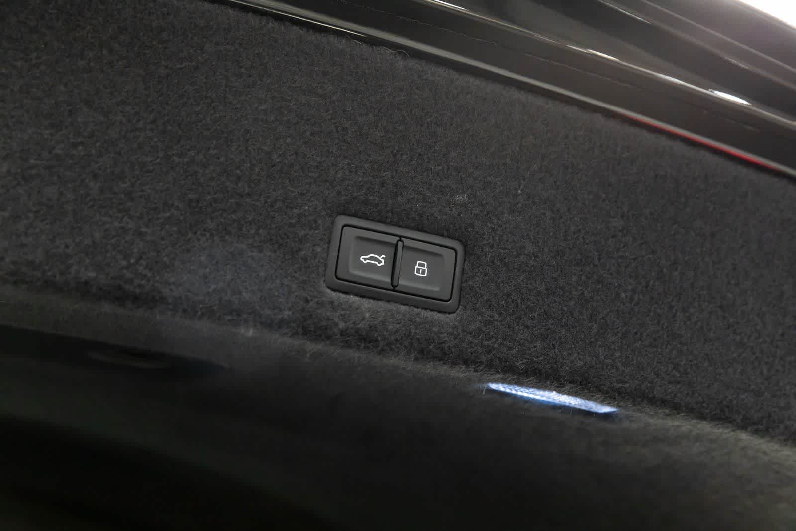 Thumbnail: 2022 Lamborghini Urus - 46