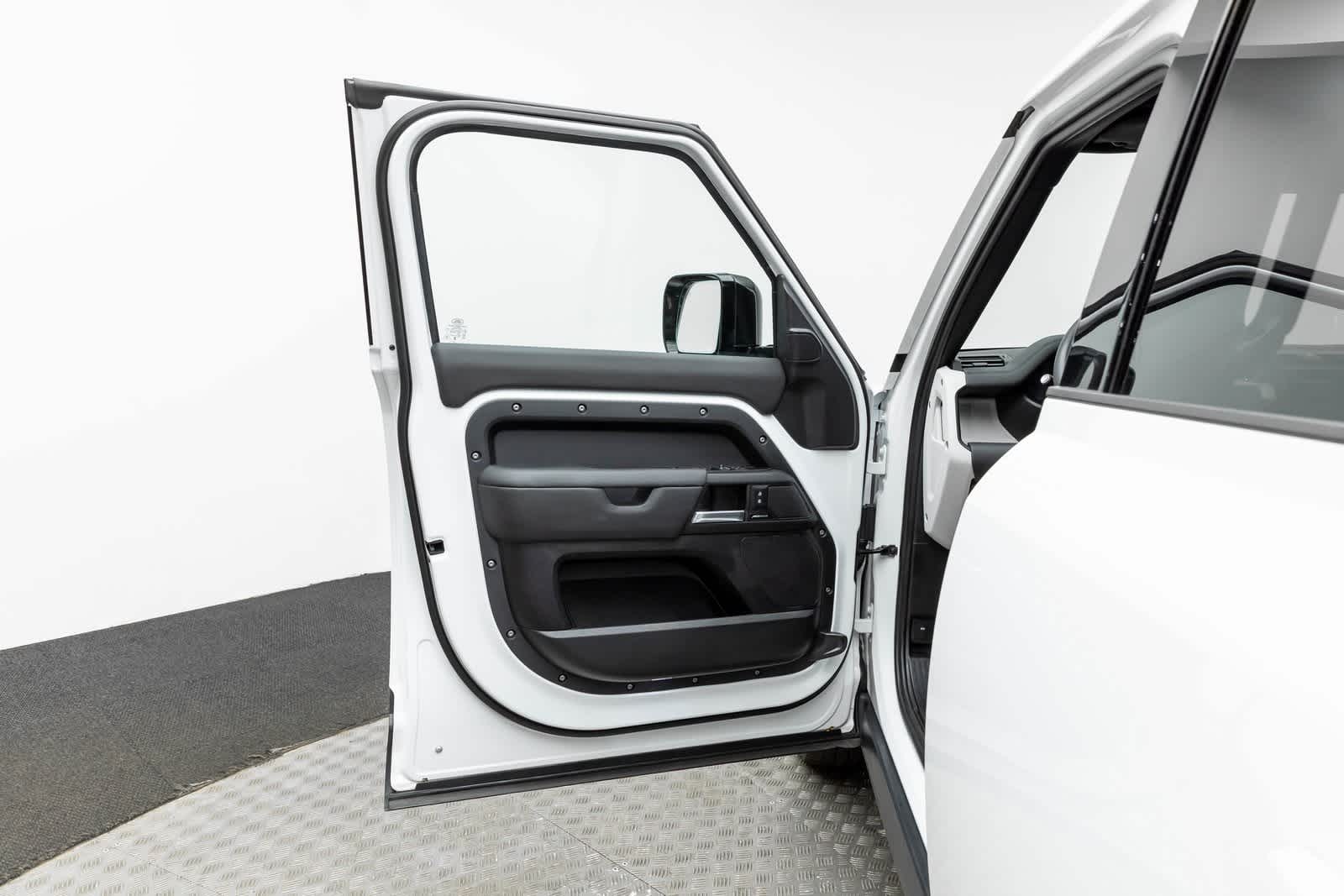 Thumbnail: 2025 Land Rover Defender - 23