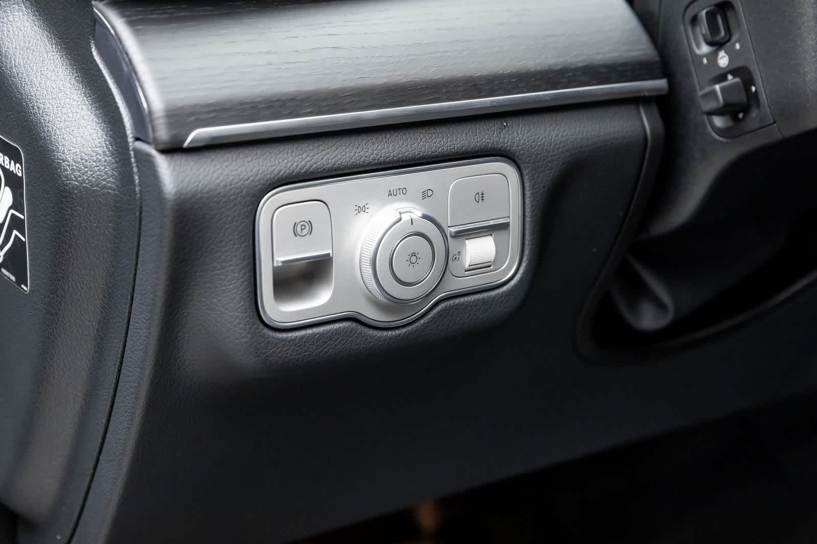 Thumbnail: 2025 Mercedes-Benz GLE - 29