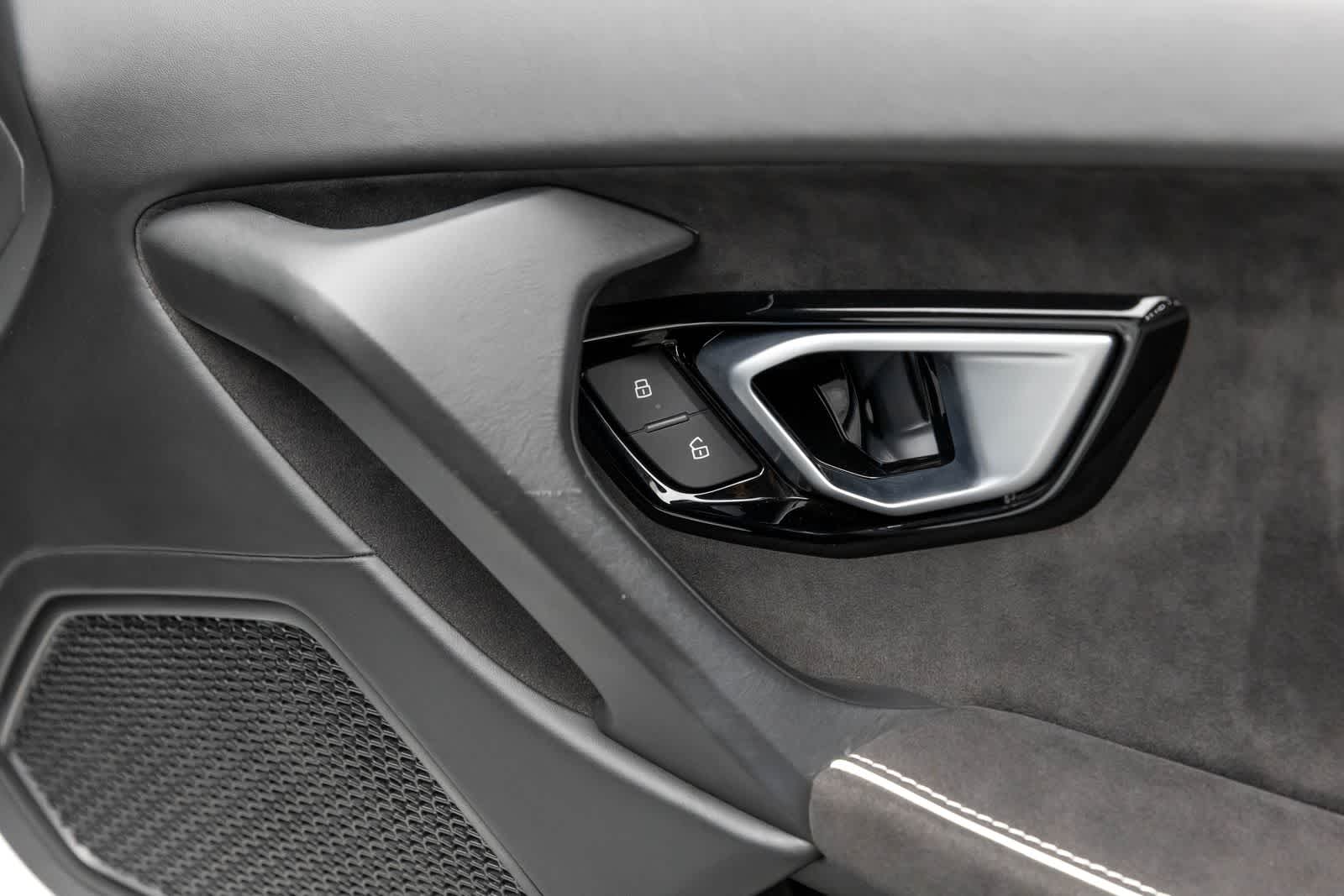Thumbnail: 2020 Lamborghini Huracan - 36